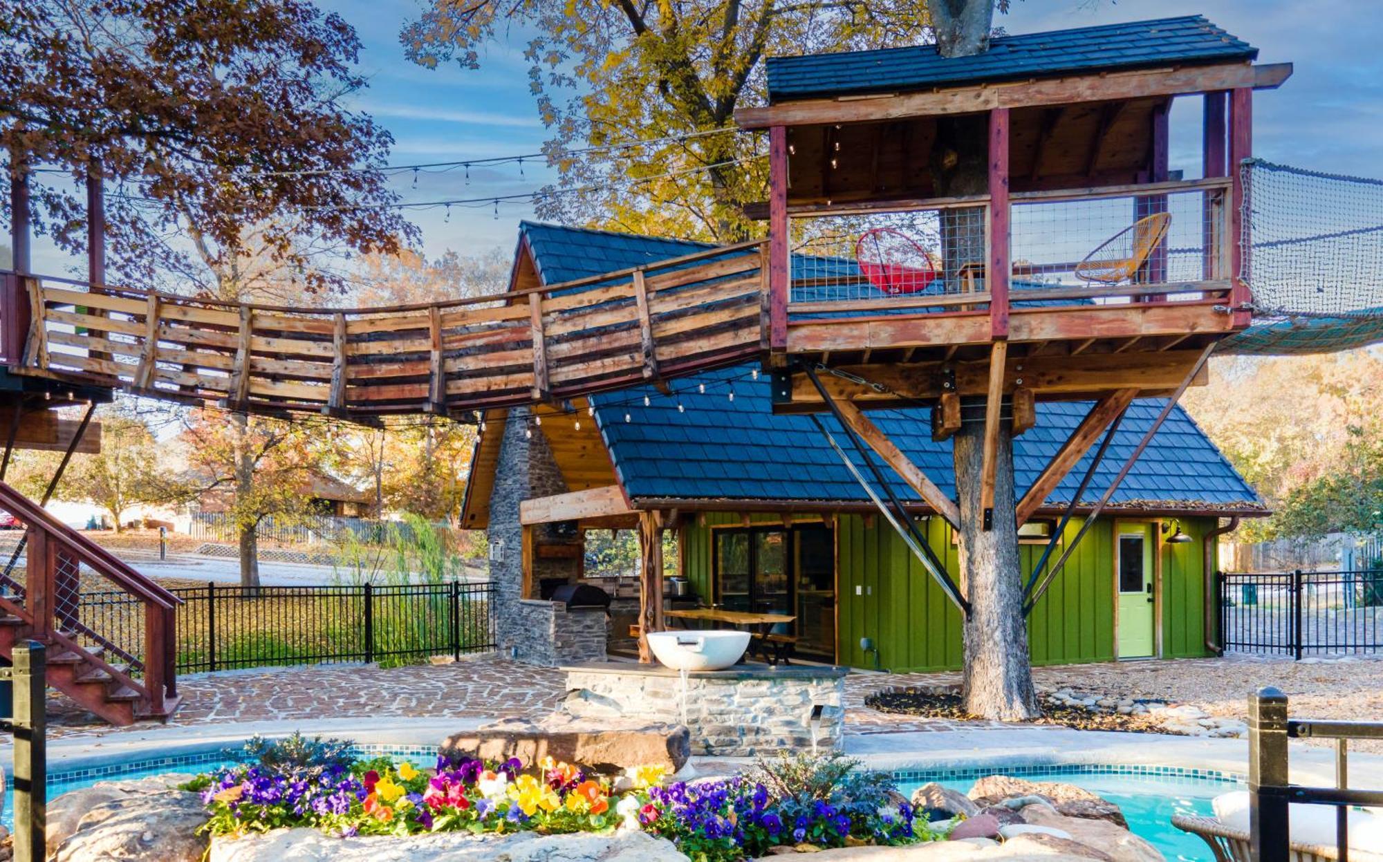 The Tree House In 本顿维 外观 照片